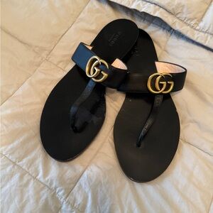 Gucci Black Leather Double G Thong Sandals Size 39 8.5